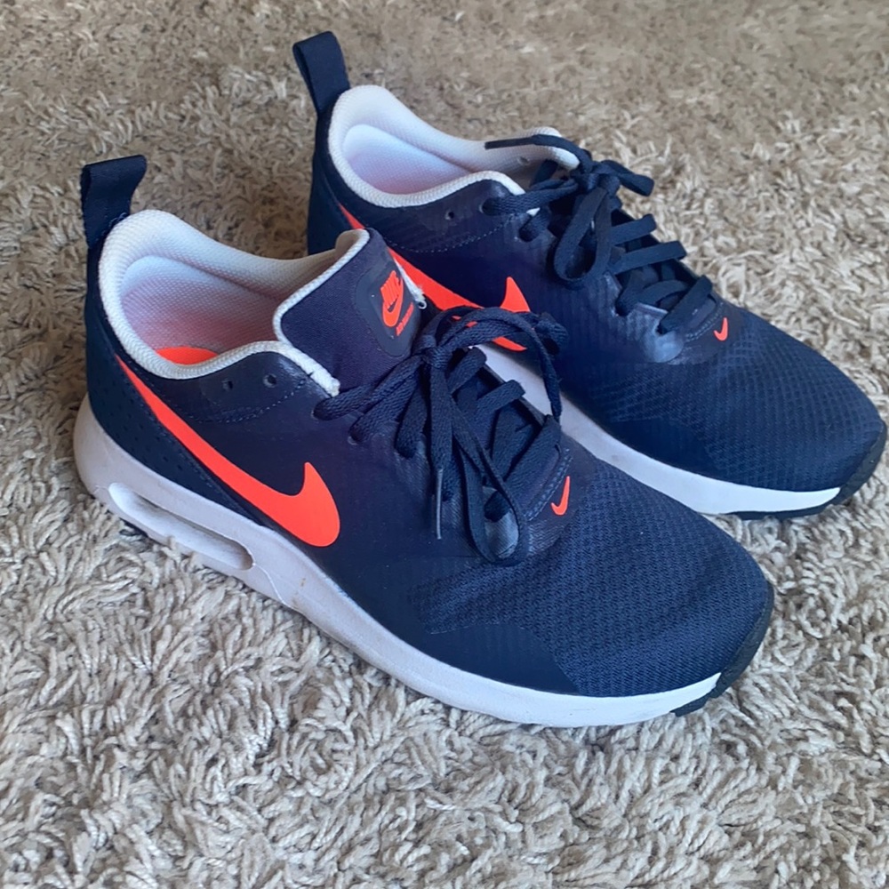 Nike Air Max Tavas Size 6.5